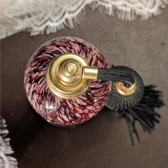 Vintage Perfume Atomizer Vanity Bottle Purple White Swirl Murano Style Art Glass - Picture 4 of 9